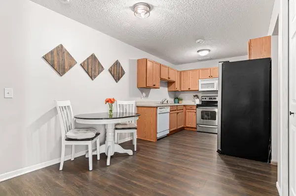 1338 Landsdown LN, Waconia, MN 55387