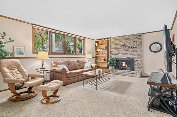 2717 Lamplighter LN, Crystal, MN 55422