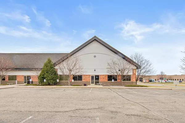 100 Bridgepoint DR, South Saint Paul, MN 55075