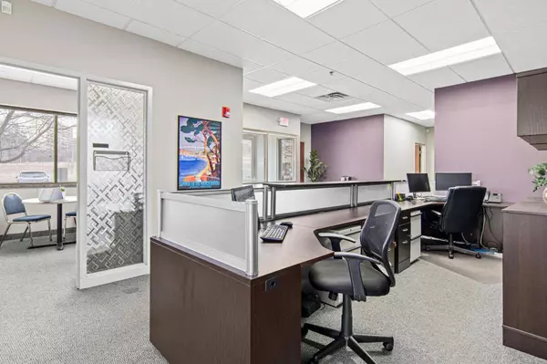 100 Bridgepoint DR, South Saint Paul, MN 55075