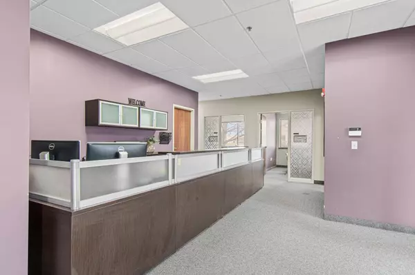 100 Bridgepoint DR, South Saint Paul, MN 55075