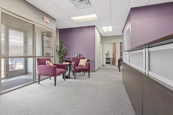 100 Bridgepoint DR, South Saint Paul, MN 55075