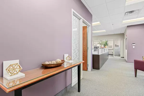 100 Bridgepoint DR, South Saint Paul, MN 55075