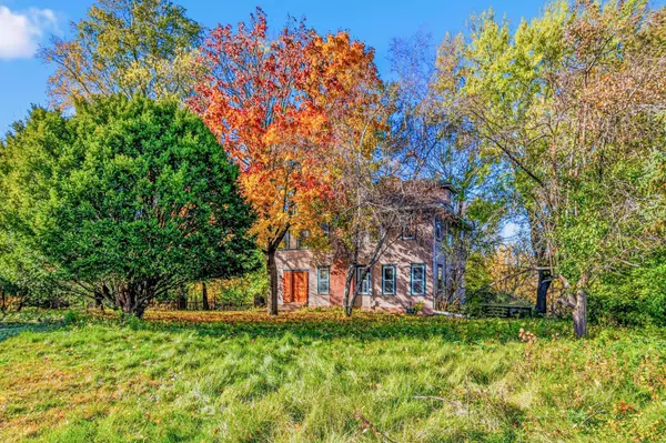 4023 Wood End DR, Edina, MN 55424