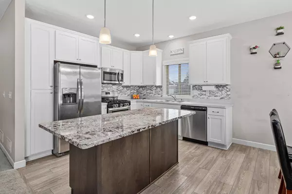 6023 Iris LN, Rockford, MN 55373