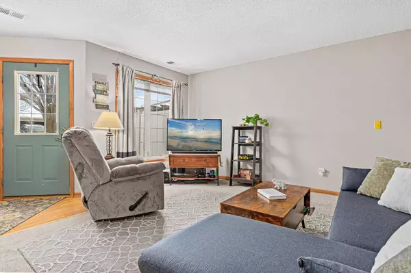 1109 Primrose LN, Waconia, MN 55387