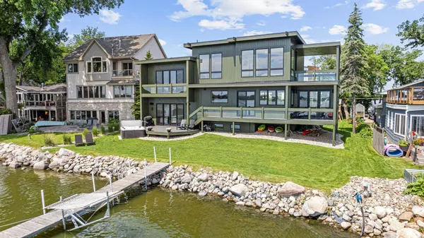 4919 Three Points BLVD, Mound, MN 55364