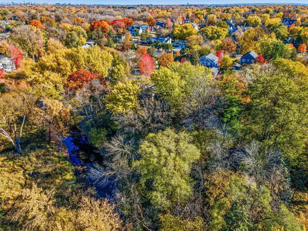 4023 Wood End DR, Edina, MN 55424