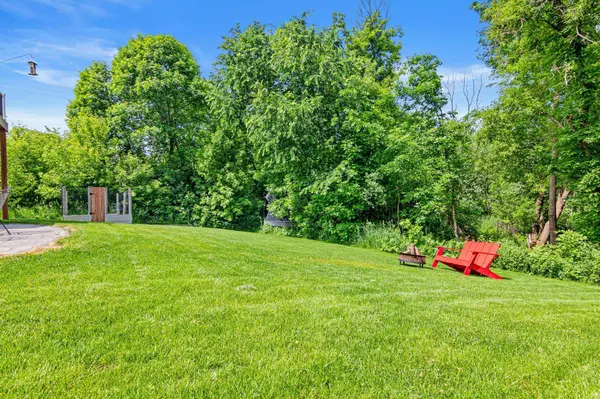2215 Lake CIR, Victoria, MN 55386
