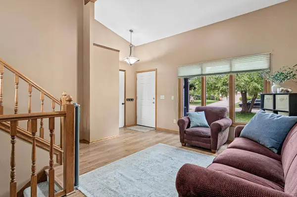 14137 Carmody DR, Eden Prairie, MN 55347