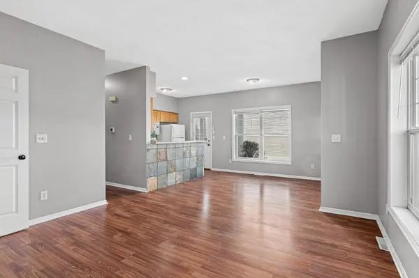 2917 Hemingway DR, Chaska, MN 55318