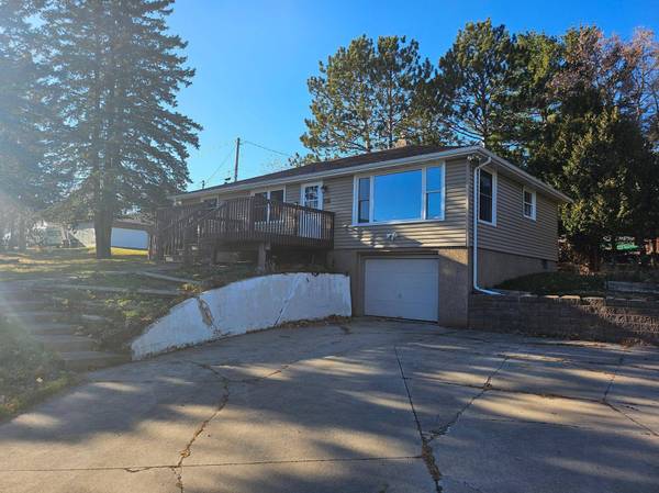 1403 E 8th ST, Duluth, MN 55805