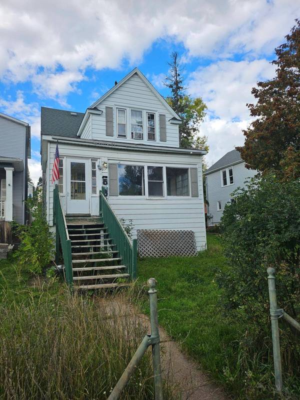 917 E 7th ST, Duluth, MN 55805