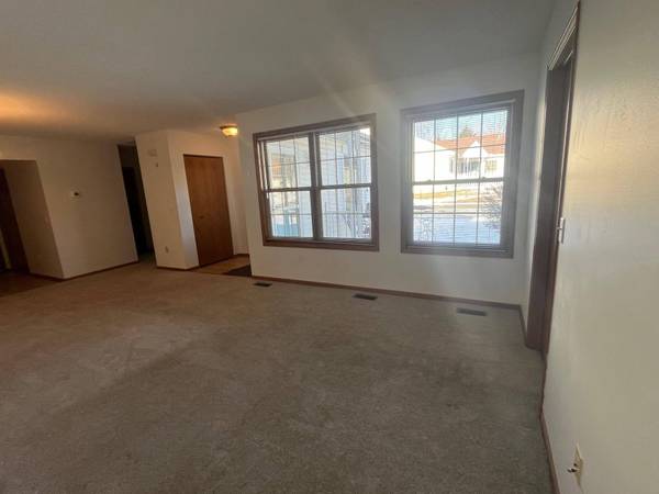 54 Thompson AVE W, West Saint Paul, MN 55118