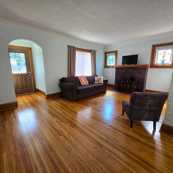 5816 42nd AVE N, Robbinsdale, MN 55422