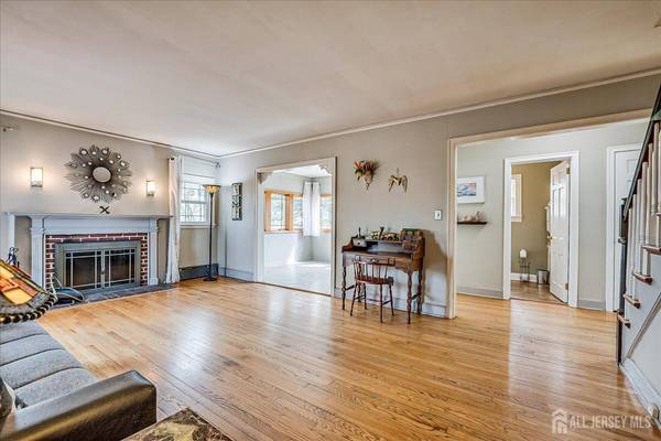 41 Pershing AVE, Sayreville, NJ 08872