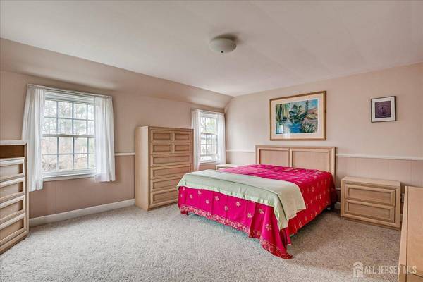 42 Pershing AVE, Sayreville, NJ 08872