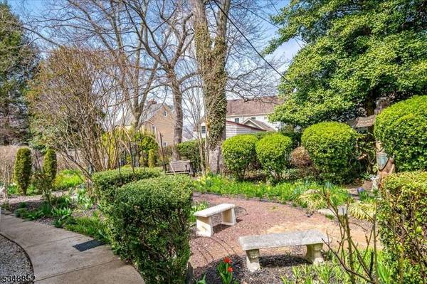 42 Pershing Ave, Sayreville Boro, NJ 08872