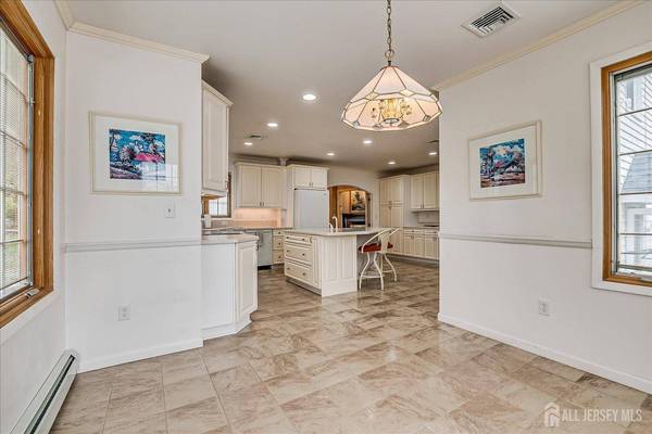 42 Pershing AVE, Sayreville, NJ 08872