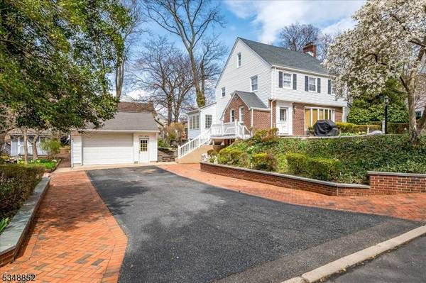 42 Pershing Ave, Sayreville Boro, NJ 08872