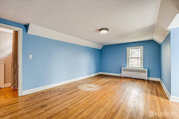 41 Pershing AVE, Sayreville, NJ 08872