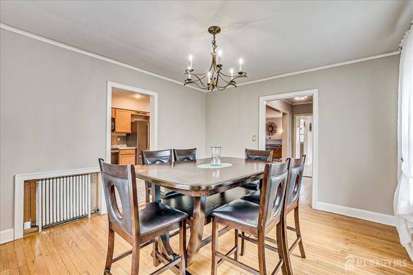 41 Pershing AVE, Sayreville, NJ 08872