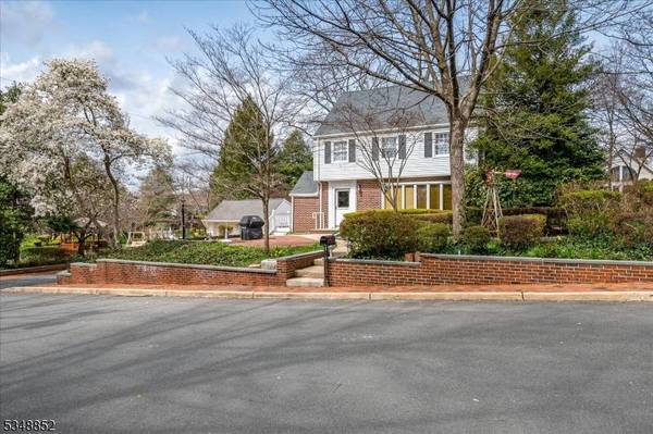 42 Pershing Ave, Sayreville Boro, NJ 08872