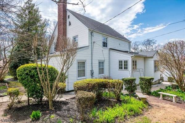 42 Pershing Ave, Sayreville Boro, NJ 08872