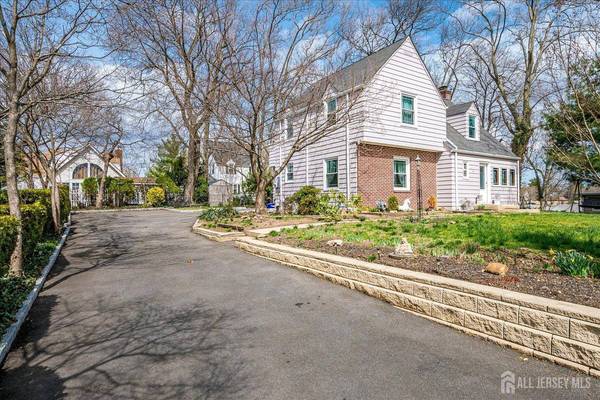 41 Pershing AVE, Sayreville, NJ 08872