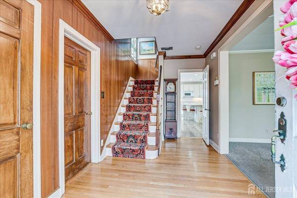 42 Pershing AVE, Sayreville, NJ 08872