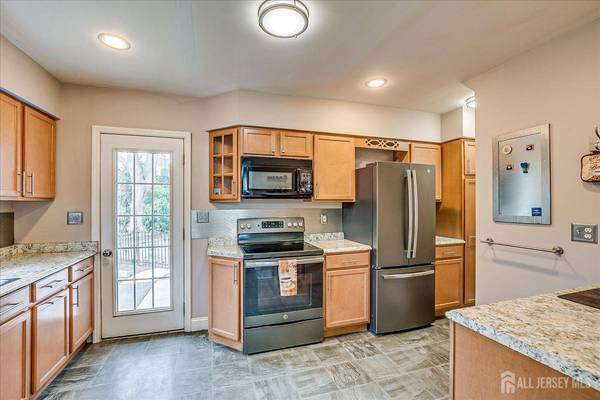 41 Pershing AVE, Sayreville, NJ 08872