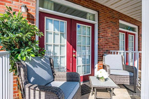 8 Central Square PARK, Metuchen, NJ 08840