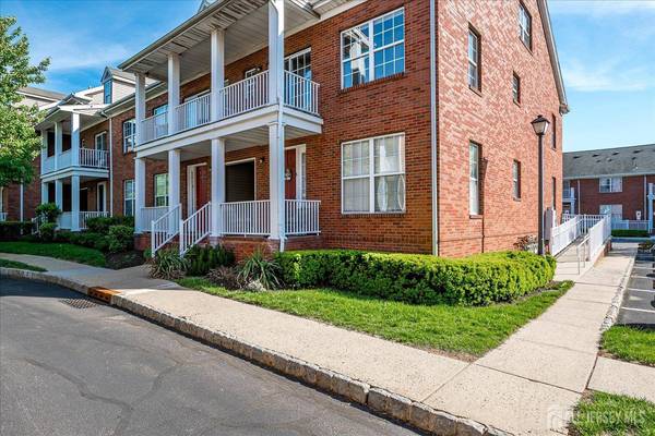 8 Central Square PARK, Metuchen, NJ 08840