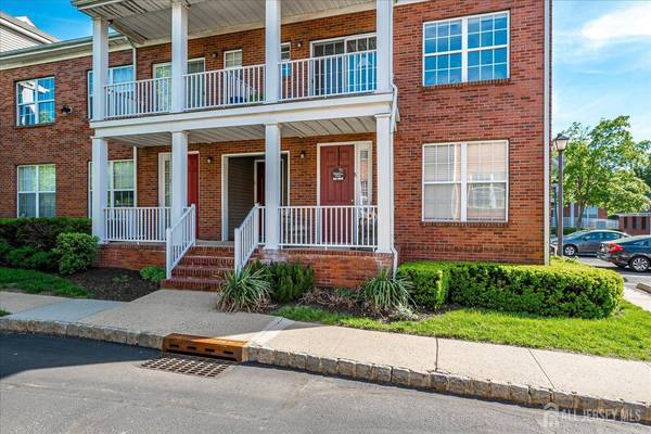 8 Central Square PARK, Metuchen, NJ 08840