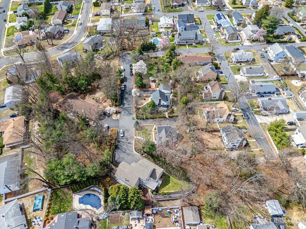 27 Bailey PL, Sayreville, NJ 08872