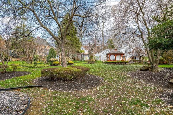 27 Bailey PL, Sayreville, NJ 08872