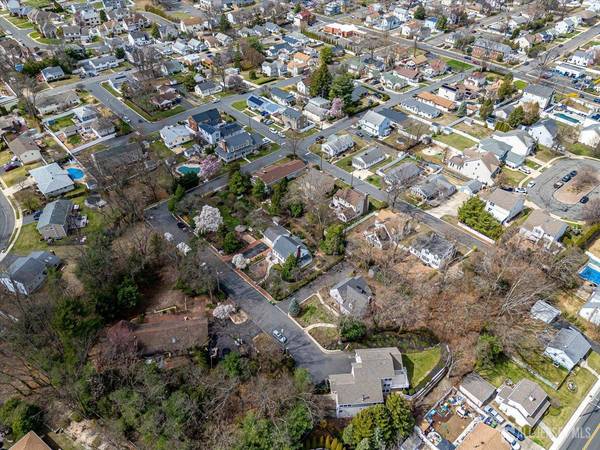 27 Bailey PL, Sayreville, NJ 08872