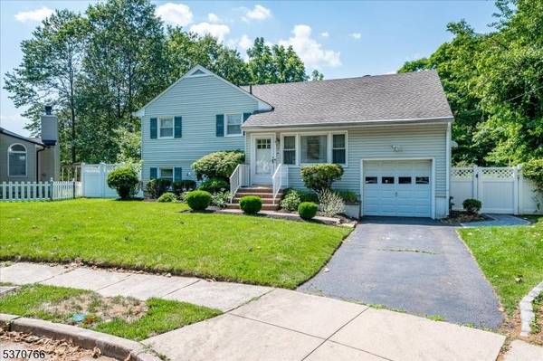 24 Turner Ct, Metuchen Boro, NJ 08840