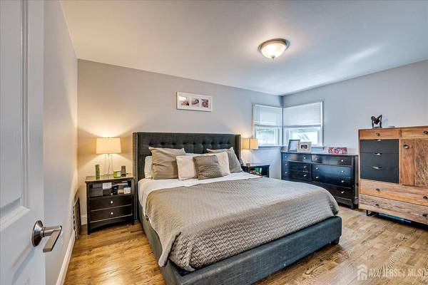 24 Turner CT, Metuchen, NJ 08840