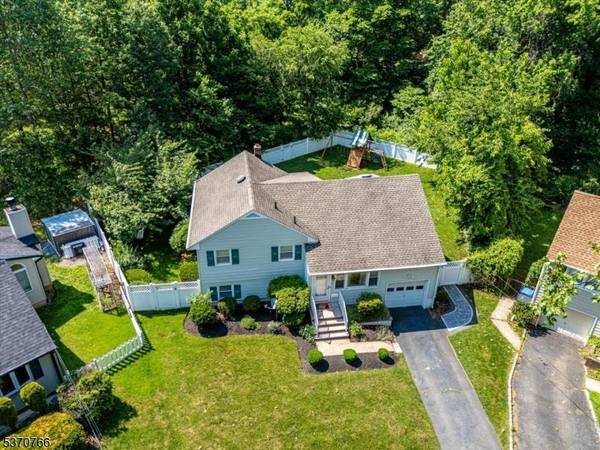 24 Turner Ct, Metuchen Boro, NJ 08840