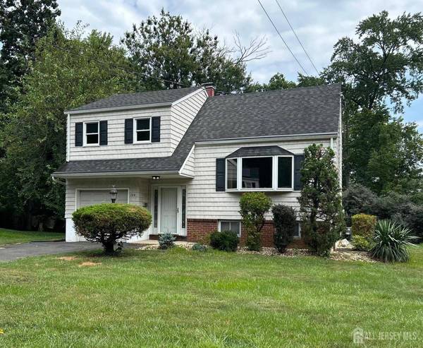 104 Graybar DR, North Plainfield, NJ 07062