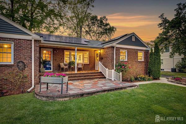 33 Ethel PL, Metuchen, NJ 08840