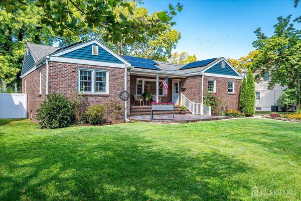 33 Ethel PL, Metuchen, NJ 08840