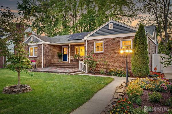 33 Ethel PL, Metuchen, NJ 08840