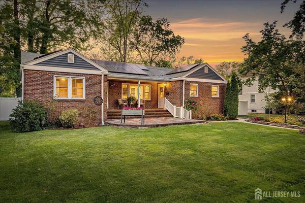 33 Ethel PL, Metuchen, NJ 08840