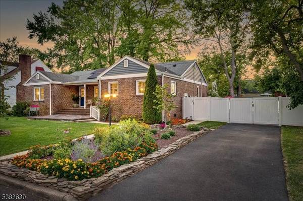 33 Ethel Pl, Metuchen Boro, NJ 08840