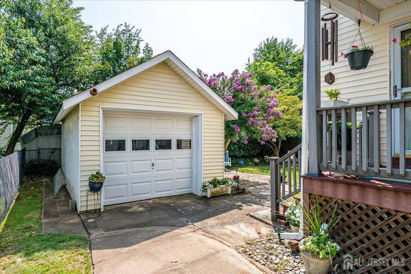 48 Charles ST, Metuchen, NJ 08840