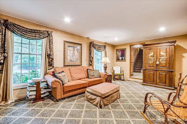 1116 Cambridge LN, Bridgewater, NJ 08807