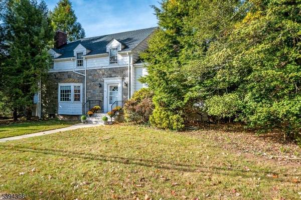 47 Clive St, Metuchen Boro, NJ 08840