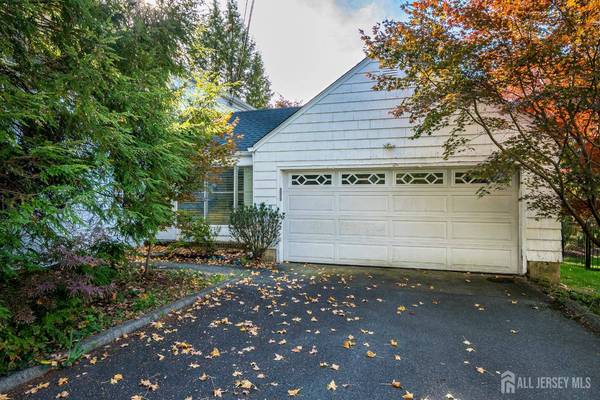 47 Clive ST, Metuchen, NJ 08840